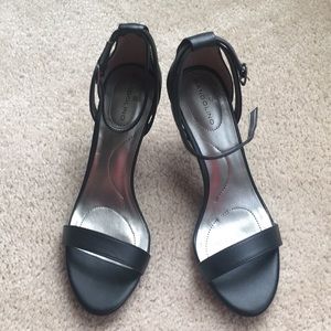 Beautiful black heals